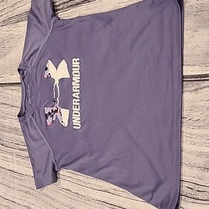Girls Under Armor Athetic shirt Size Youth Medium